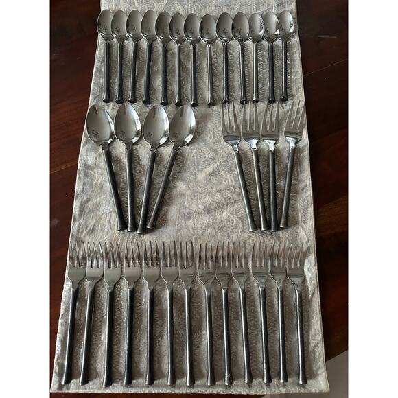 34 Pc Cambridge Stainless Steel set Modern darkened dinner dessert spoons 18/10 - Picture 13 of 14